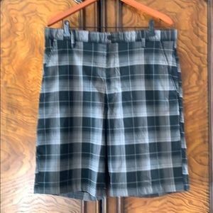 Falls Creek shorts size 36 black/gray/white plaid